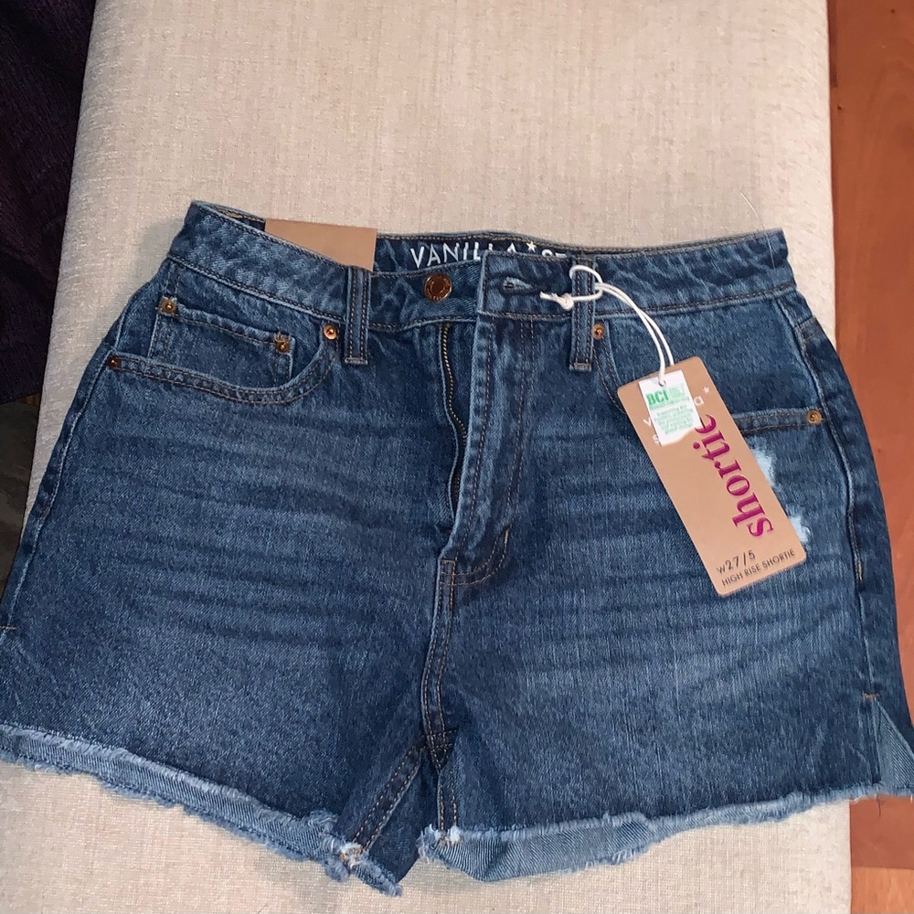 HIGH-RISE DENIM SHORTS